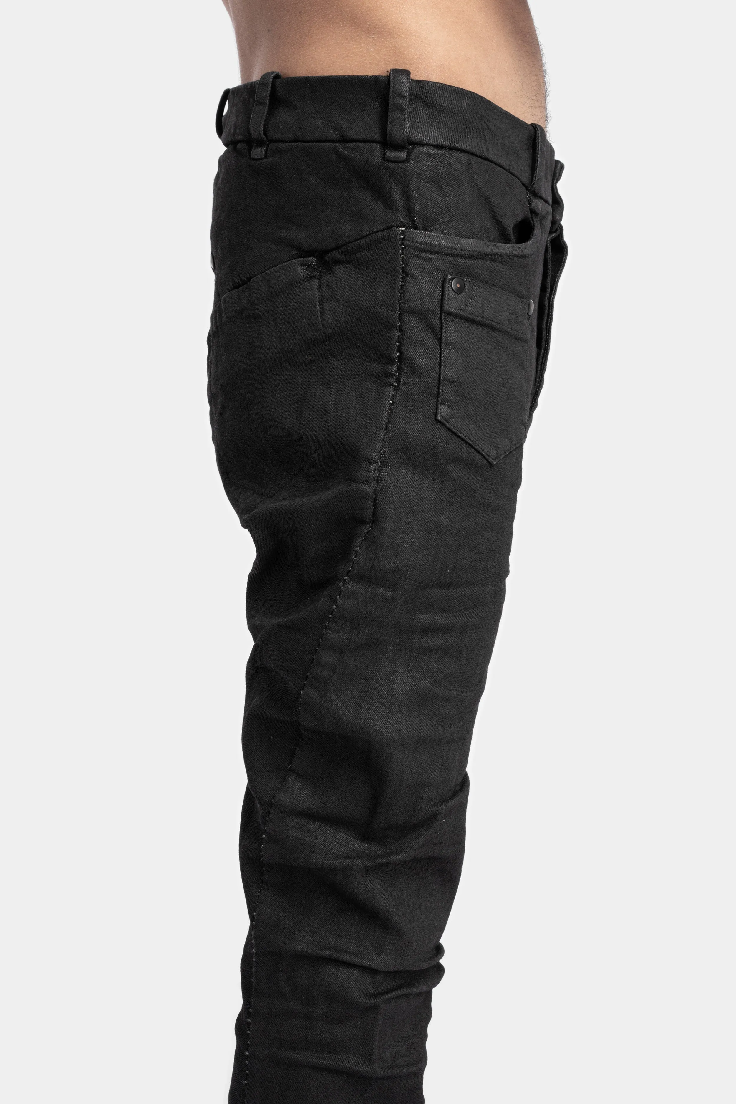 Curved legs slim fit jeans