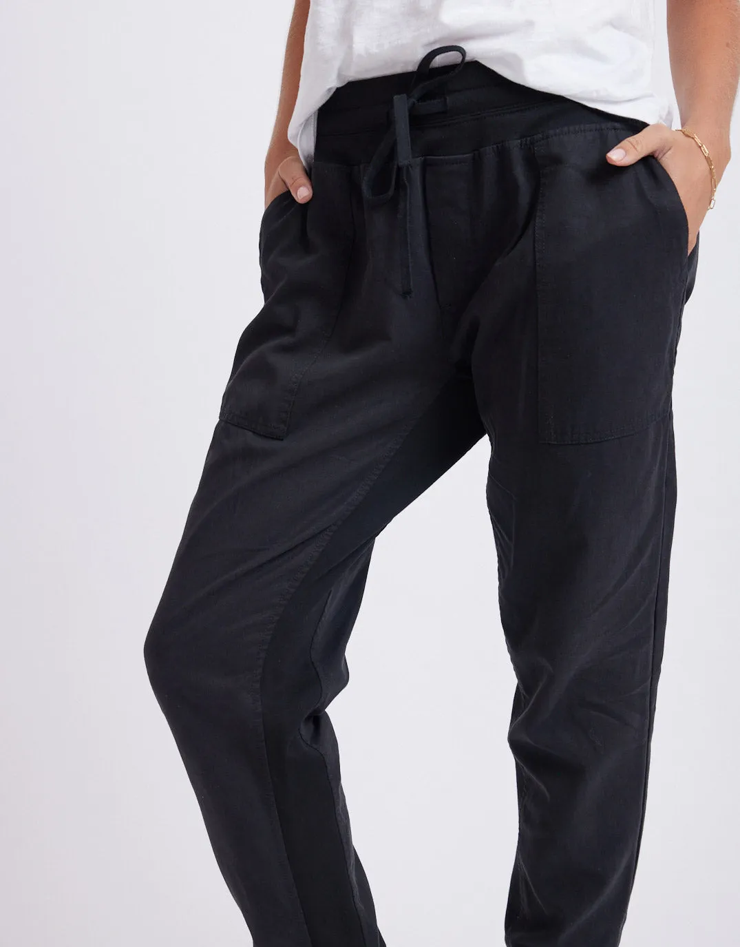 The Weekend Utility Pant - Black